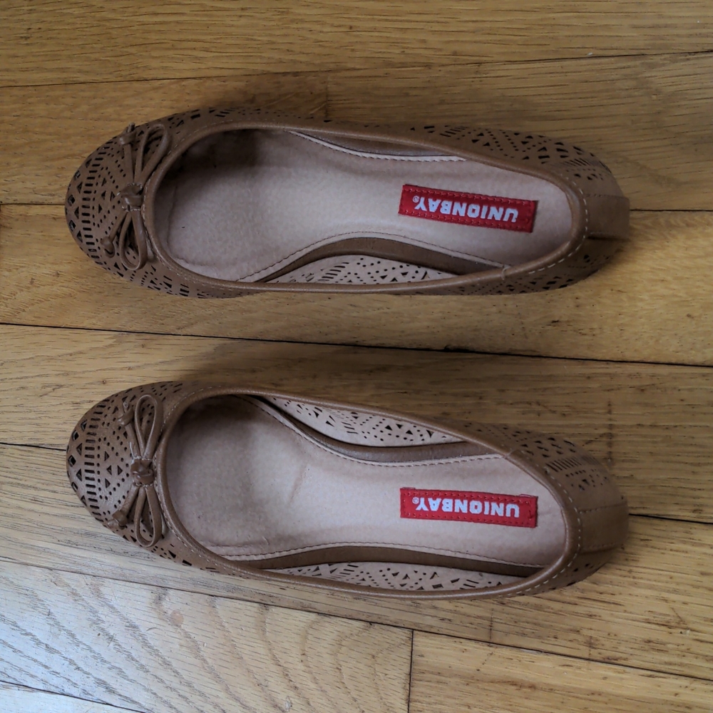 Ballet Flats - Picture 3 of 9